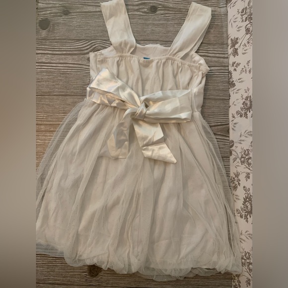 Girls white formal dress size 10 - Picture 3 of 3